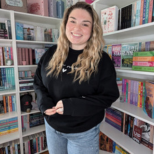 Lizzy •lizzy.slittlelibrary•