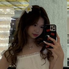 Vivian Vy