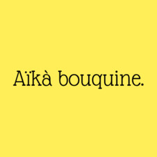 Aïkà bouquine.