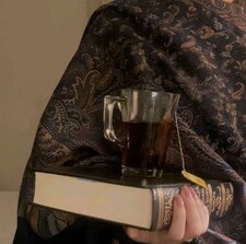 يُمنى ناصِر