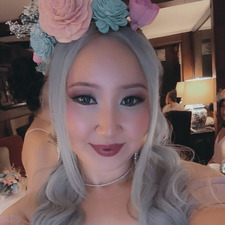 Sarah Reads ʕ•ᴥ•ʔ