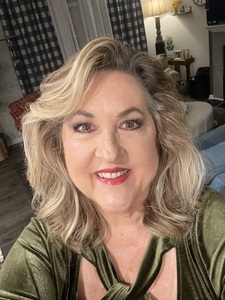 Deanna Leigh