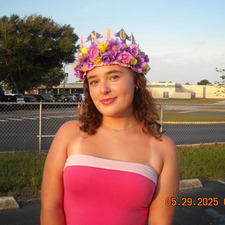 chloe ౨ৎ (semi-hiatus, school)