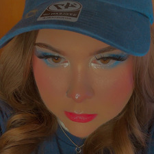 Hailey Jade ₊˚⊹