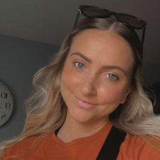 Morgan (bookedwithmorgan)