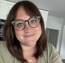 Sarah | TwoBestiesOneBookshelf