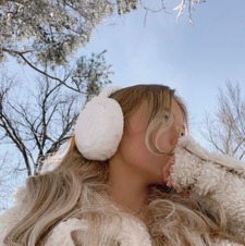 ୨୧ gwyneth ୨୧