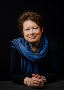 Eva V.