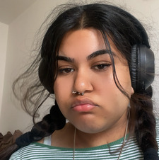 Megan ｡･:*:･ﾟ