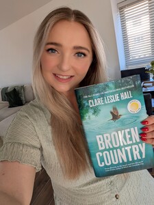  Sinéad✨ The Irish Librarian