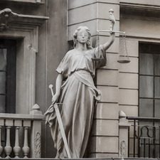 Es