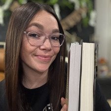 Read with April Aida