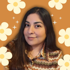 Sofi (The Bookish Flor on YouTube ) Aceves