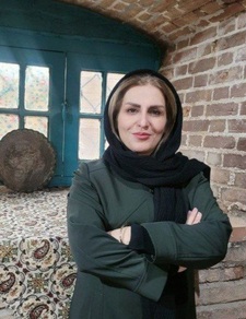 زهرا محمودی