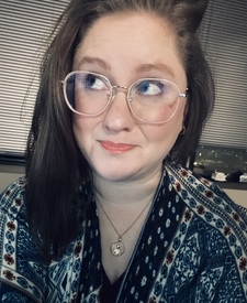 Erin | the.gremlin.reader