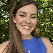 Alexis Lyons