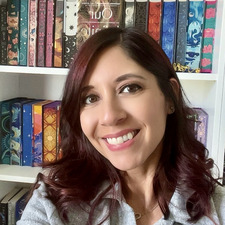 Ashley | thewindedbibliophile