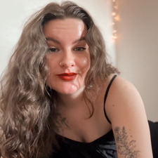 Ashleigh (a frolic through fiction)