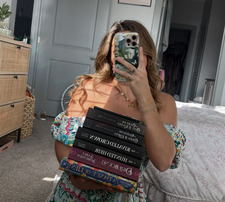 ashlynreadss &#x1f409;⚔️&#x1f4da;