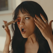 laura *:･ﾟ✧*:･ﾟ