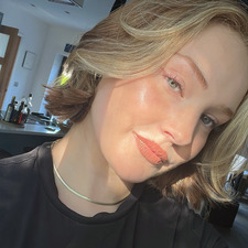 Lucy Groves