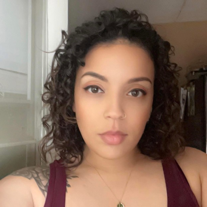 Goodreads profile picture for @latina