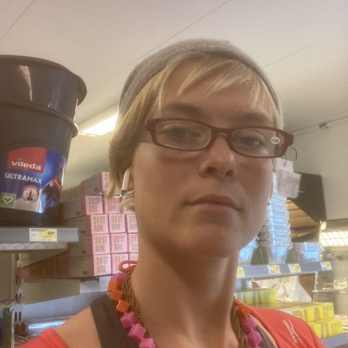 Goodreads profile picture for @jacuzzi