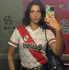 melania°•°•°•°•