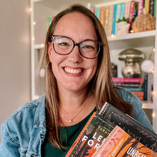 Allie | booked.with.allie