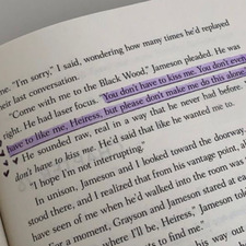 gracie loves to read