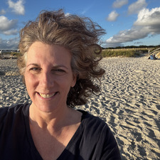 Julie Smith-Bartoloni