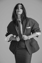 Emily Bloom - Bangkok, 25, The United Kingdom (1 book)