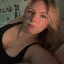 molly ⋆⭒˚☾⋆.˚