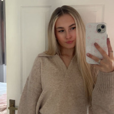 ellie x