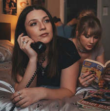 *Mickeys Bookshelf (Taylor’s Version)*