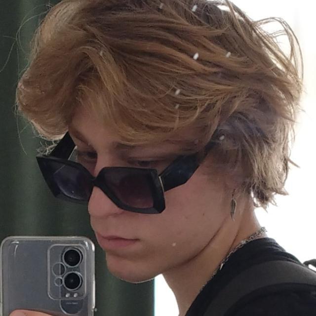 Goodreads profile picture for @sam33