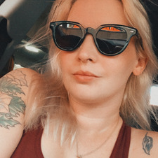 Madison Noel (get_a_spine)