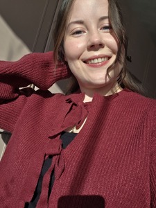 Lauren  (TheBookishTwins) 