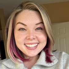 Brooke (The_Brookeshelf_)