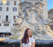 Лора Радкова