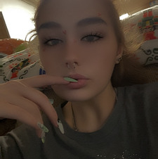 lizzy bunny&#x1f407;&#x1f5a4;