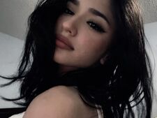 vanessa ⋆.☕︎ (a little bit busy x)