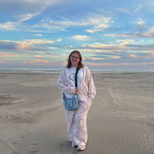 mackenzie ૮ ˶ᵔ ᵕ ᵔ˶ ა