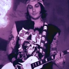 jasper ✮ (ACTUALLY GERARD WAY NOT CLICKBAIT)