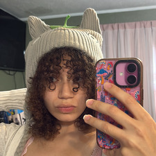 V ♡