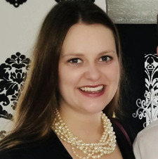 Emily (letsgoreadabook) 