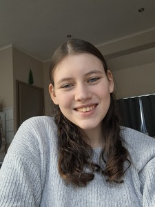 Yona Debecker