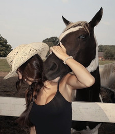 yasmin ❦ herondale 🪽