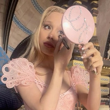 aurélie˚୨୧⋆.˚