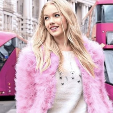 Tori {❄️LovesReadingRomance❄️}